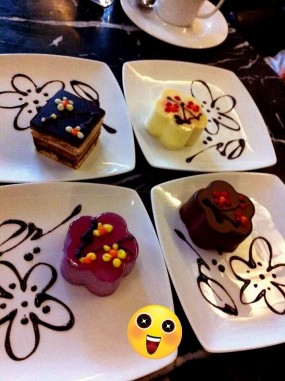 cheesecakessss~~~opera, passion fruit, blueberry and cholocate *v* - Yu-E Cake + Cafe in Tin Hau 