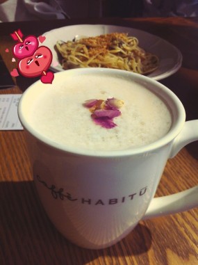 玫瑰奶茶 - 尖沙咀的HABITŪ caff&#232;