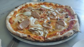 Pizza Suprema - 大坑的Piccolo Pizzeria &amp; Bar