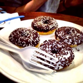 Mini Donuts - 中環的Holly Brown