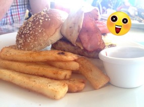 Chicken Burger - 沙田的La Terrazza Bar &amp; Grill