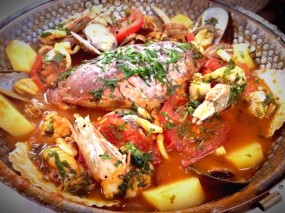 Assorted seafood stew &quot;Antonio Style&quot; in a Portuguese Copper Pot - 氹仔舊城區的安東尼奧餐廳