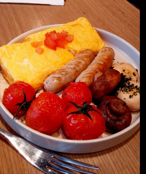 3 egg cheese omelet - 正常奄列,惊喜在於蕃茄新鲜juicy