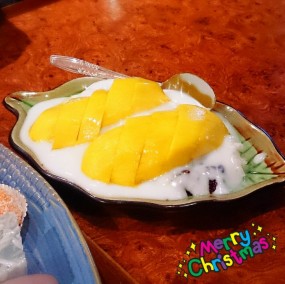 Mango Sticky Rice
芒果糯米飯 - 九龍城的黃珍珍泰國菜館