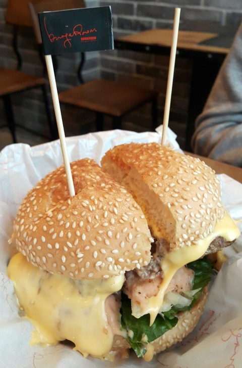 double cheese burger - 劲多芝士,牛肉又好juicy
