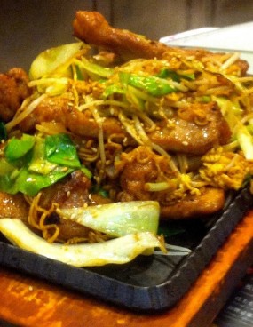 鐵板豬排炒公仔麵 - 荃灣的翠華餐廳