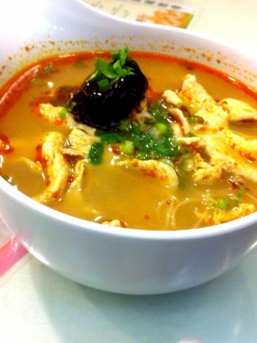 麻辣嫩雞米線 - 荃灣的翠華餐廳