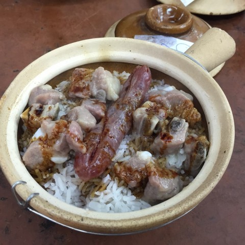 臘腸排骨煲仔飯