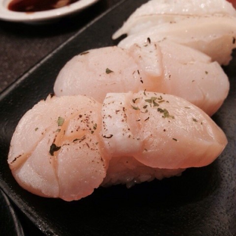 灸烧牛油带子寿司 - 好食当然系最后先食hk$ 36