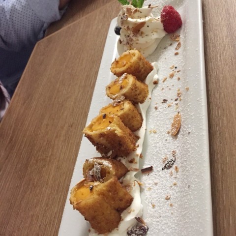 焗芒果酥皮卷 - 不好食,芒果太冻