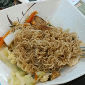 蔥油雞扒撈丁 - Lan Fong Yuen in Sheung Wan 