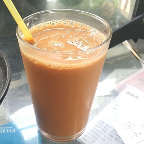 冰花奶茶 - 饮到最尾真系仲有奶茶味一啲都唔涩! 唔错唔错:)