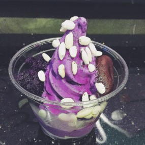 Purple potato ice cream with mochi - 銅鑼灣的Small Potato Ice Creamery