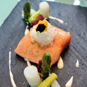 Slow Cook Salmon - 尖沙咀的Uptop Bistro and Bar