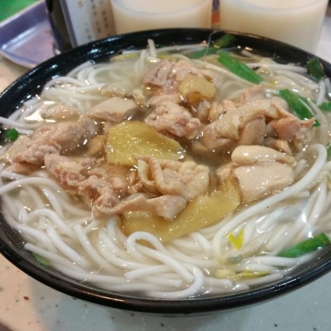 鸡肉米线 - 云南味味小食 in ma on shan
