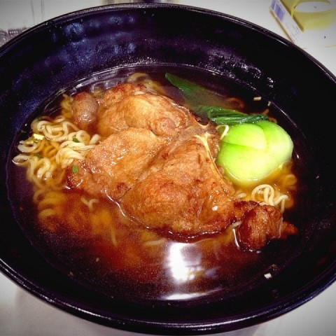 下午茶:老爹猪扒出前一丁面